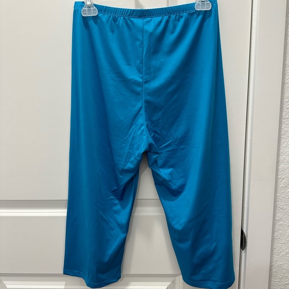 NWOT-Capri Pants Women Size XL - Picture 4 of 8